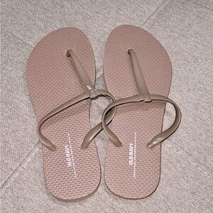 Old Navy T-strap flip-flops